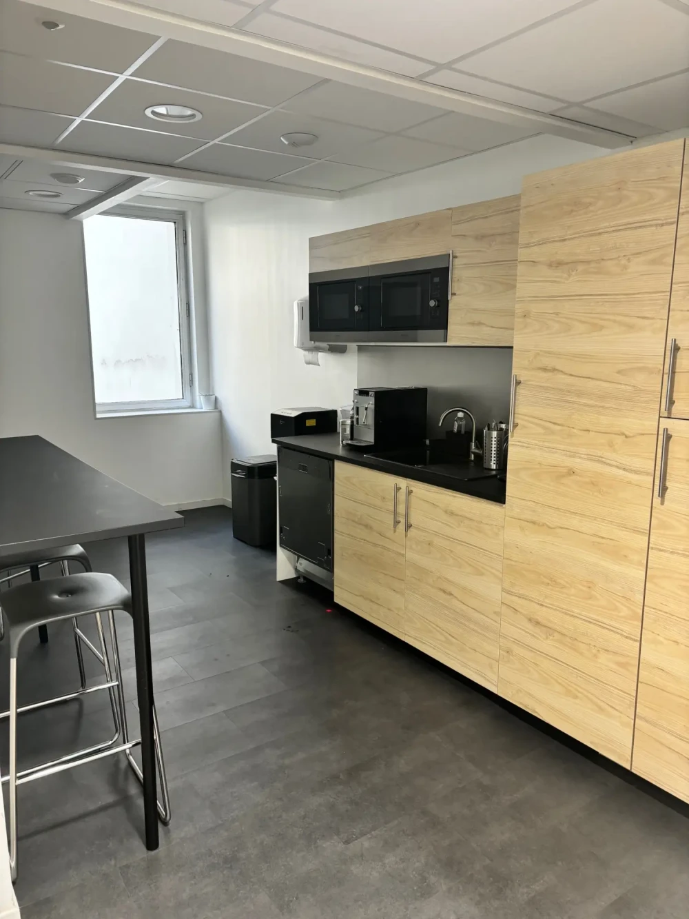 Espace indépendant - 94220 - 8 postes - 2500€