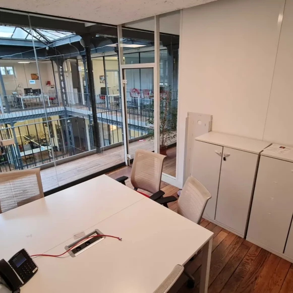 Bureau privé 12 m² 2 postes Coworking Rue Alexandre Parodi Paris 75010 - photo 3