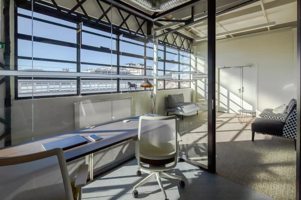 Bureau privé - 69007 - 2 postes - 545€