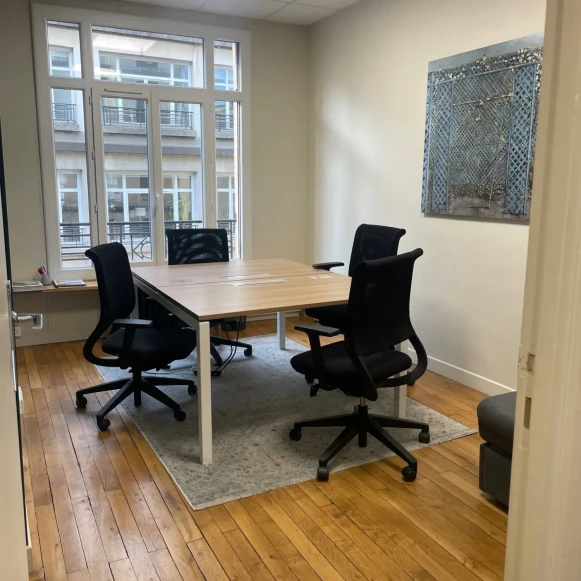 Bureau privé 30 m² 6 postes Location bureau Rue de la Bienfaisance Paris 75008 - photo 9