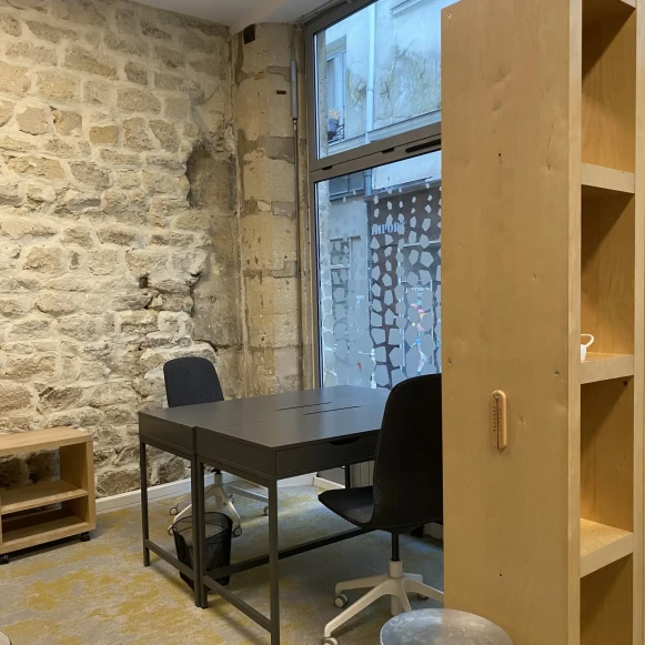 Open Space  2 postes Location bureau Rue Saint-Joseph Paris 75002 - photo 2