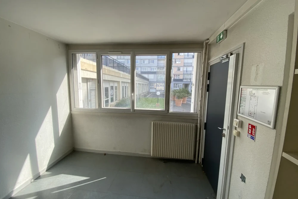 Espace indépendant - 92120 - 11 postes - 2100€