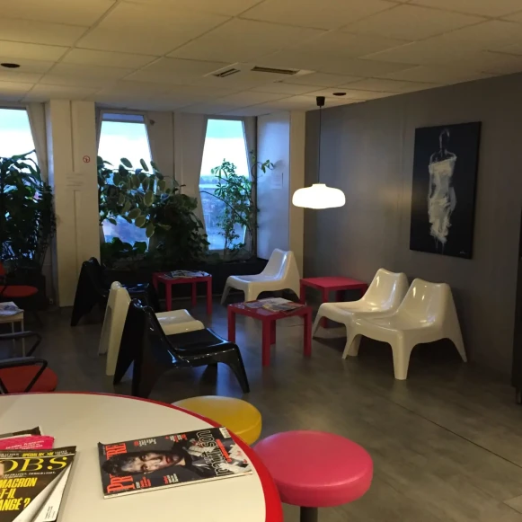 Bureau privé 30 m² 6 postes Coworking Avenue de l'Europe Thiais 94320 - photo 6