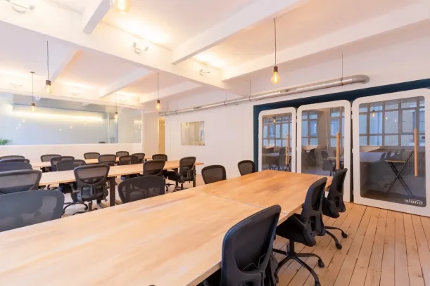 Open Space - 75011 - 8 postes - 350€