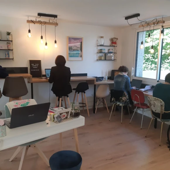 Open Space  8 postes Coworking Allée de la Grande Treille Rennes 35200 - photo 2