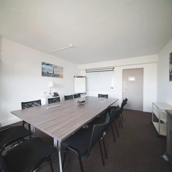 Bureau privé 20 m² 4 postes Location bureau Boulevard des Jardiniers Nice 06200 - photo 13