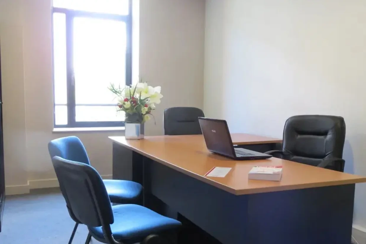 Bureau privé - 69570 - 1 poste - 490€