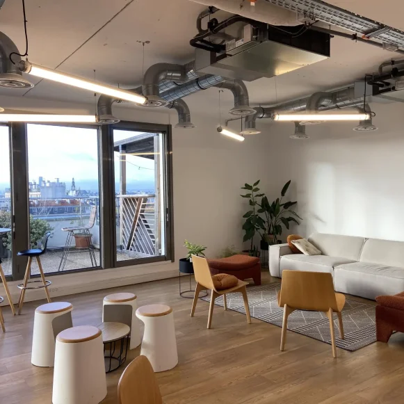 Espace indépendant 550 m² 46 postes Coworking Quai de Valmy Paris 75010 - photo 1