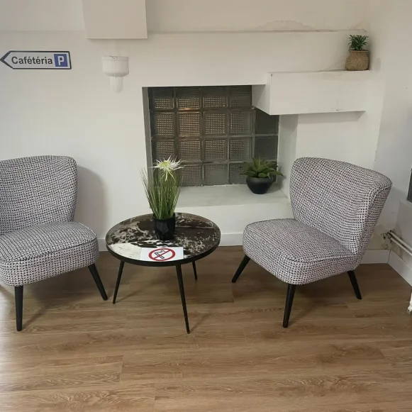 Bureau privé 10 m² 3 postes Location bureau Rue Rabelais Montreuil 93100 - photo 3