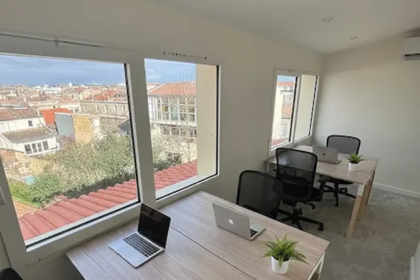 Bureau privé - 33000 - 4 postes - 1800€