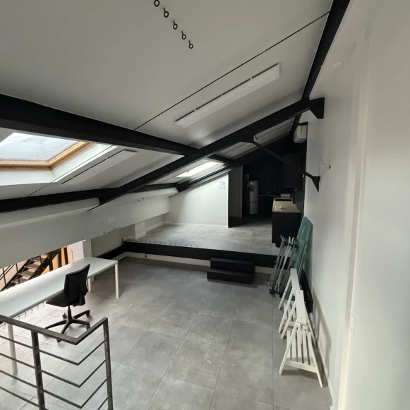 Bureau privé 63 m² 10 postes Location bureau Rue des Sorins Montreuil 93100 - photo 3