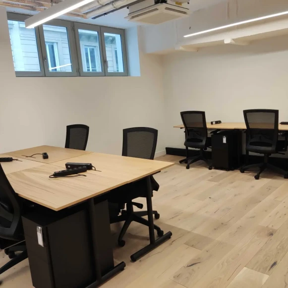 Bureau privé 22 m² 6 postes Coworking Avenue Trudaine Paris 75009 - photo 6
