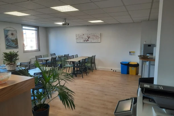 Bureau privé - 59800 - 2 postes - 530€