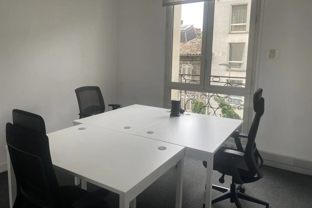 Bureau privé - 33000 - 3 postes - 900€