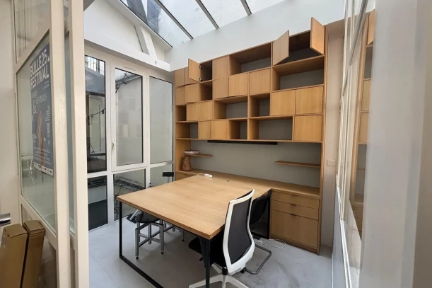 Bureau privé - 75010 - 2 postes - 1300€