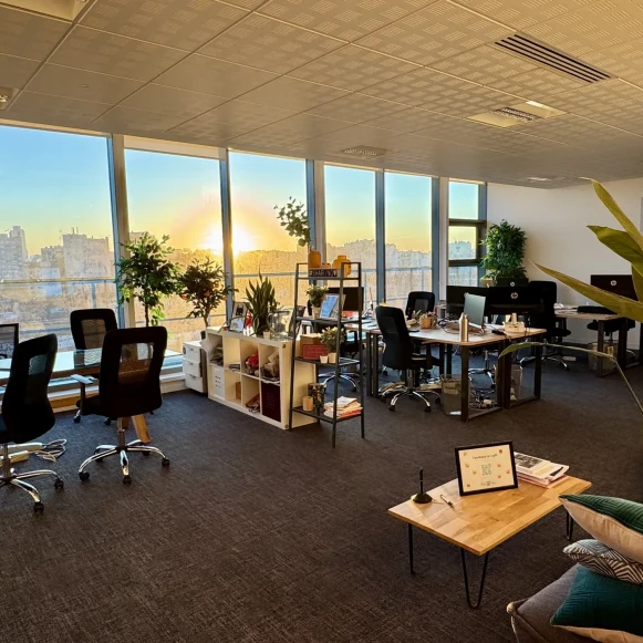 Open Space  4 postes Location bureau Rue René Clair Paris 75018 - photo 1