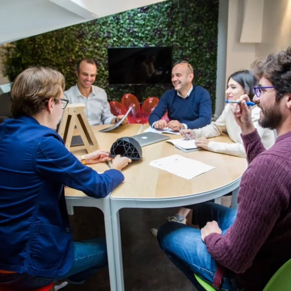 Open Space  1 poste Location bureau Rue Saint-Louis en l'Île Paris 75004 - photo 5
