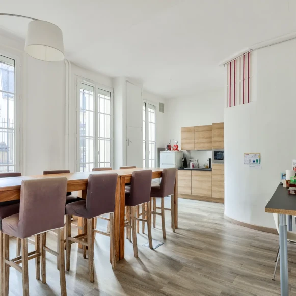 Espace indépendant 150 m² 20 postes Location bureau Rue Rougemont Paris 75009 - photo 7