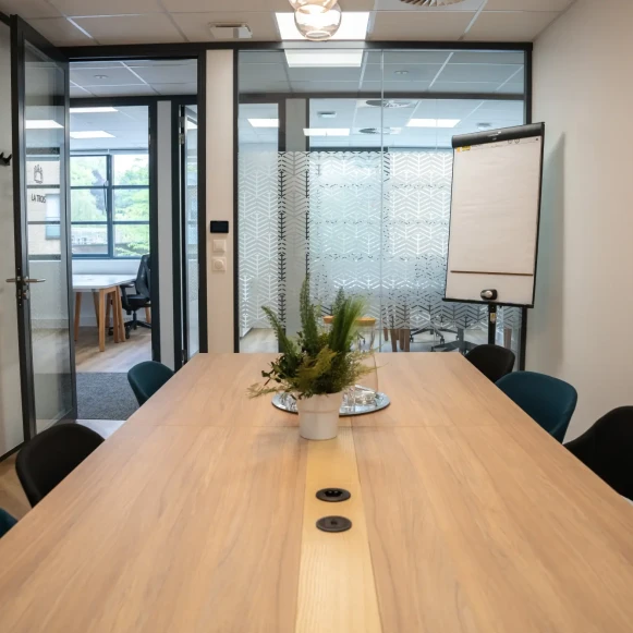 Bureau privé 7 m² 1 poste Location bureau Rue de Luxembourg Lille 59800 - photo 12