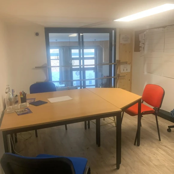Open Space  4 postes Location bureau Rue du Gazomètre Lyon 69003 - photo 11