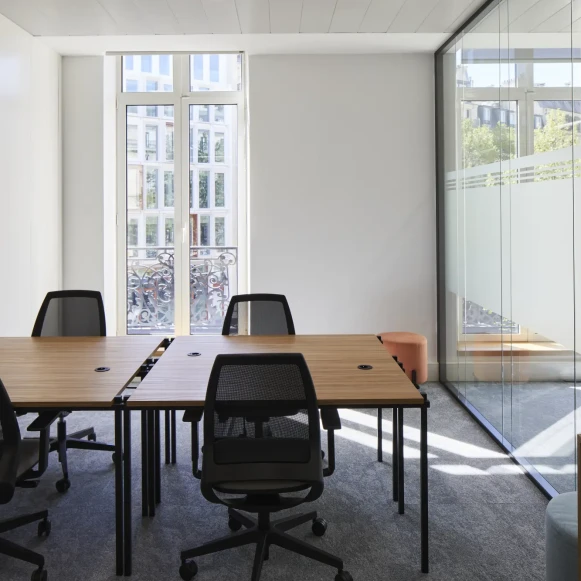 Bureau privé 13 m² 2 postes Coworking Boulevard Malesherbes Paris 75008 - photo 1