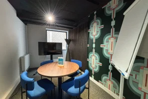 Open Space - 75010 - 5 postes - 240€