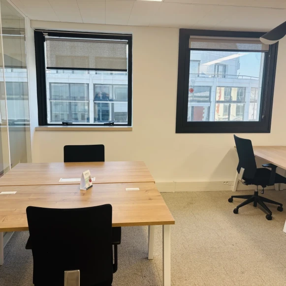 Bureau privé 30 m² 6 postes Location bureau Rue Victor Hugo Levallois-Perret 92300 - photo 1