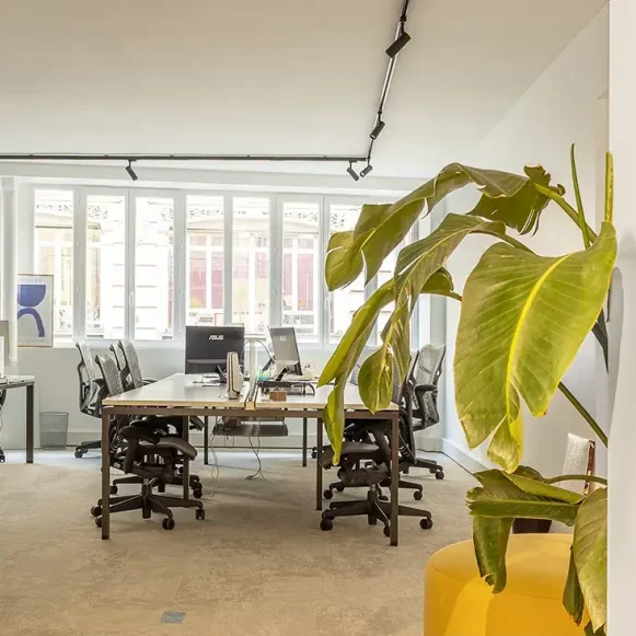 Espace indépendant 164 m² 26 postes Location bureau Rue Montmartre Paris 75002 - photo 2