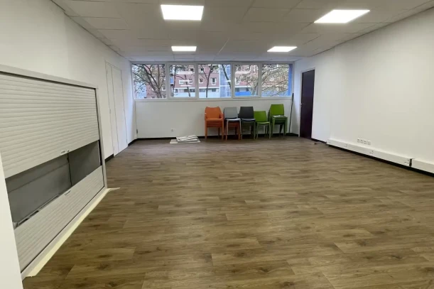 Bureau privé - 93500 - 5 postes - 1250€