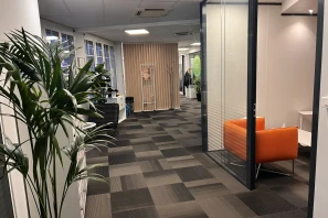 Open Space - 75008 - 6 postes - 390€