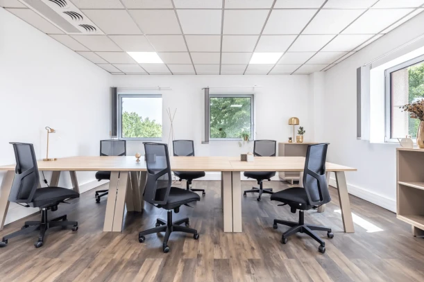 Bureau privé - 33600 - 6 postes - 1531€