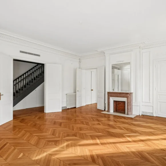 Espace indépendant 500 m² 72 postes Location bureau Rue La Boétie Paris 75008 - photo 5