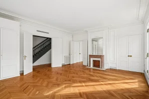 Espace indépendant - 75008 - 74 postes - 53000€