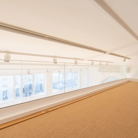 Espace indépendant 180 m² 30 postes Location bureau Rue des Arquebusiers Paris 75003 - photo 8