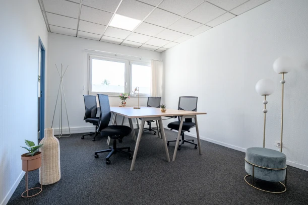 Bureau privé - 33600 - 4 postes - 1041€