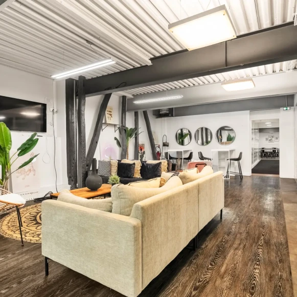 Espace indépendant 741 m² 98 postes Location bureau Boulevard de Strasbourg Paris 75010 - photo 1