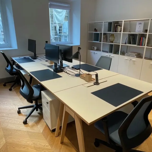 Open Space  4 postes Location bureau Rue de Miromesnil Paris 75008 - photo 1