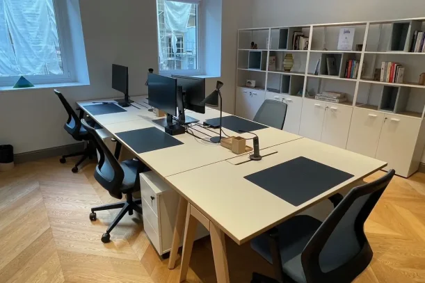Open Space - 75008 - 4 postes - 500€