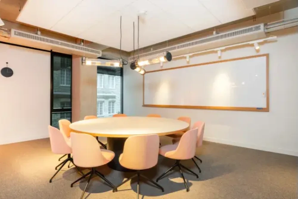 Bureau privé - 93350 - 18 postes - 8635€