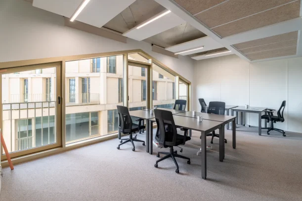 Bureau privé - 33800 - 6 postes - 2580€