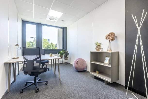 Bureau privé - 49000 - 2 postes - 754€