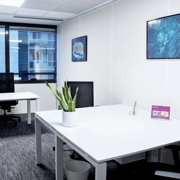 Bureau privé 13 m² 3 postes Location bureau Rue d'Aguesseau Boulogne-Billancourt 92100 - photo 1