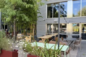 Open Space - 33130 - 24 postes - 280€