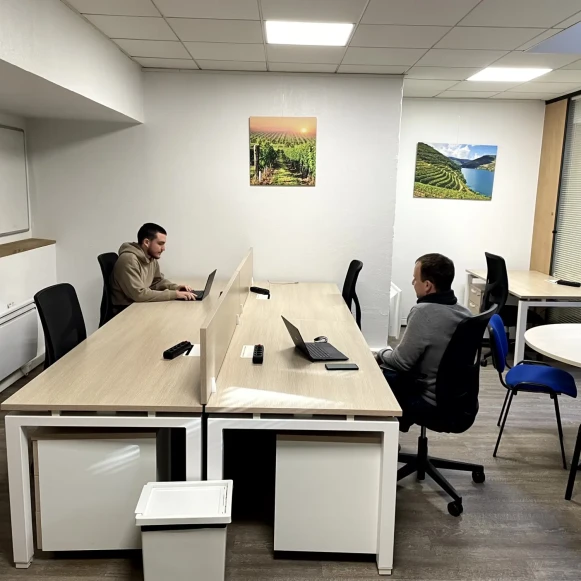 Bureau privé 29 m² 5 postes Coworking Rue de Montreuil Paris 75011 - photo 1