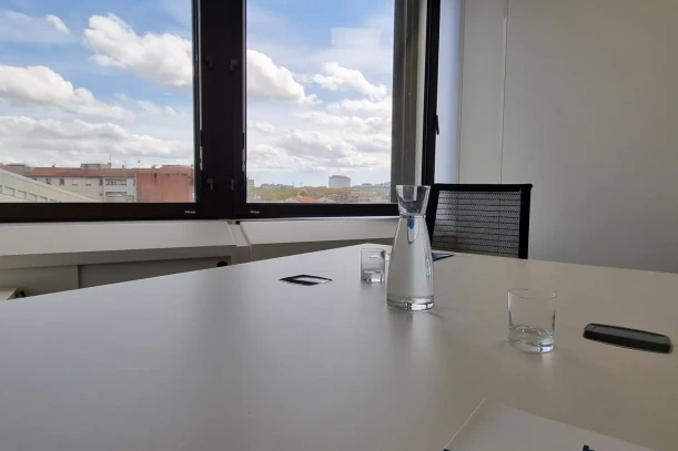 Bureau privé - 31000 - 2 postes - 1100€