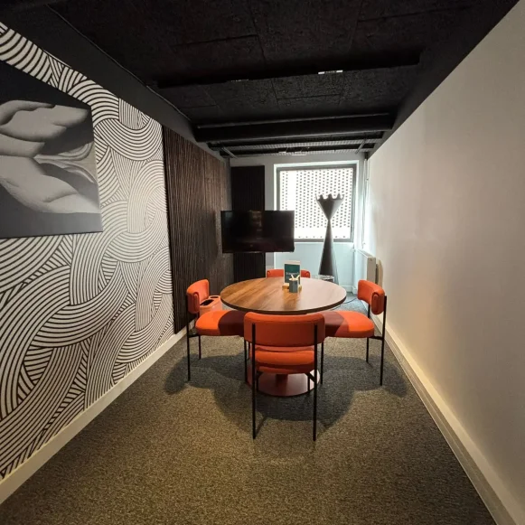 Bureau privé 13 m² 3 postes Coworking Square Alban Satragne Paris 75010 - photo 8