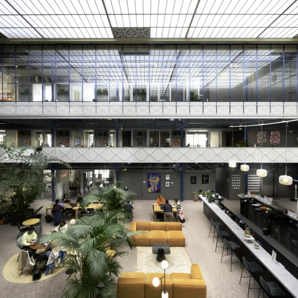 Bureau privé 35 m² 8 postes Coworking Rue Fondaudège Bordeaux 33000 - photo 1