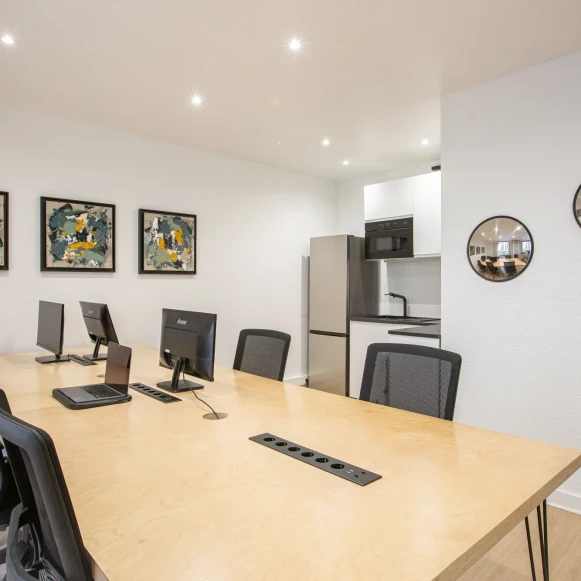 Espace indépendant 45 m² 8 postes Location bureau Rue Saint-Honoré Paris 75001 - photo 4