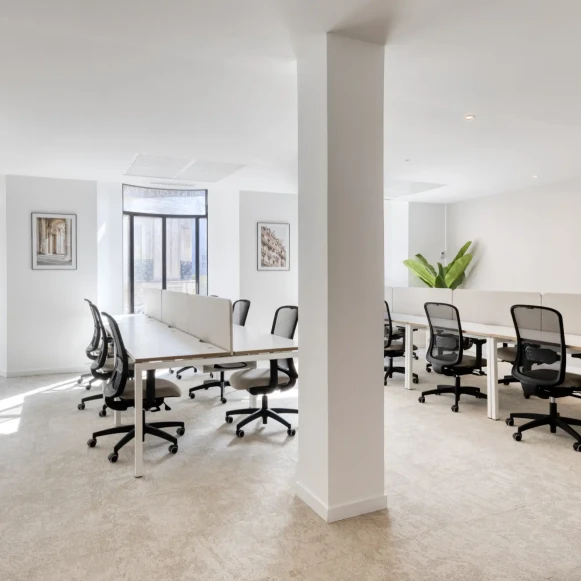 Espace indépendant 369 m² 48 postes Location bureau Rue de Provence Paris 75008 - photo 6