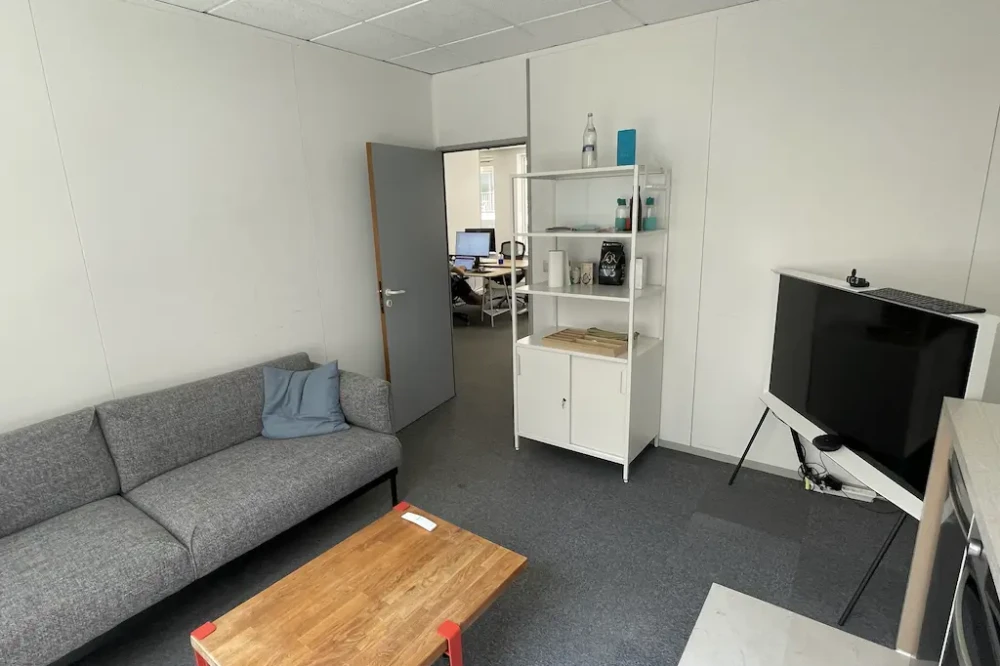 Open Space - 69007 - 4 postes - 350€